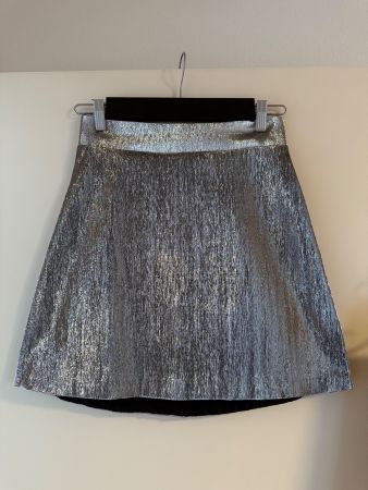 H&M metallic silver rock, 36