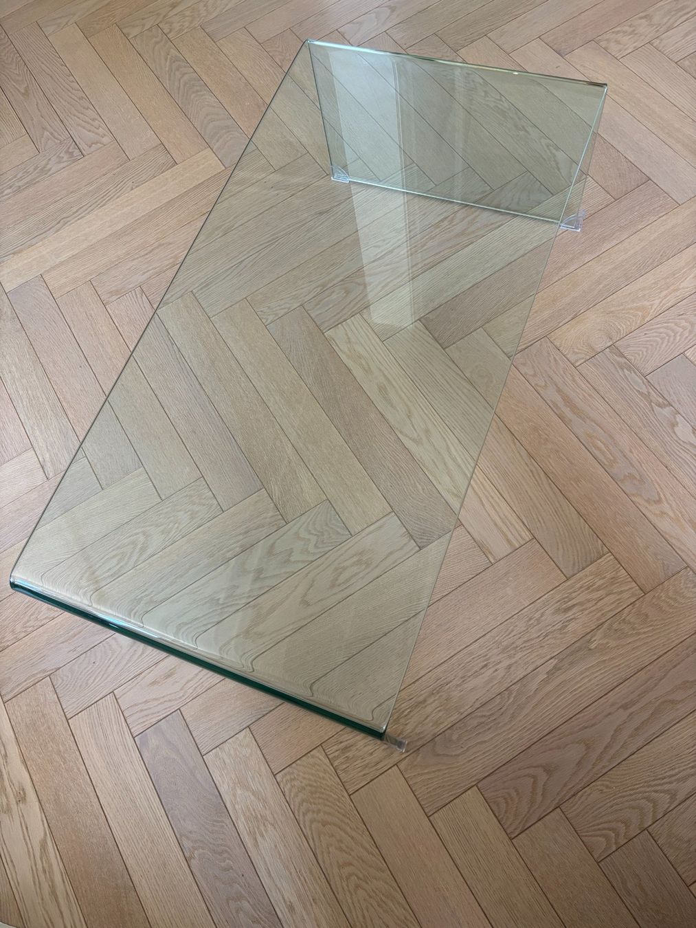 Tische: Glas Couchtisch, schlicht und modern – Gebraucht aus Zürich von Animoromi 2