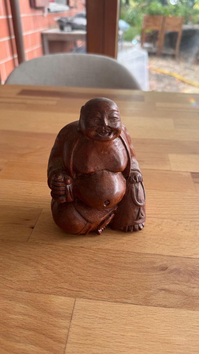 Skulpturen & Statuen: Buddha Figur Holz, lachend – Gebraucht aus Bertschikon Gossau von jreutemann 1
