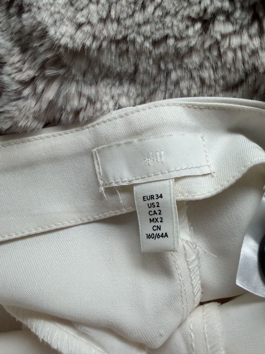 H&M Gonne: Skort H&M weiss  – Nuovo (secondo la descrizione) da Freienbach venduto da dan_9rjy 2