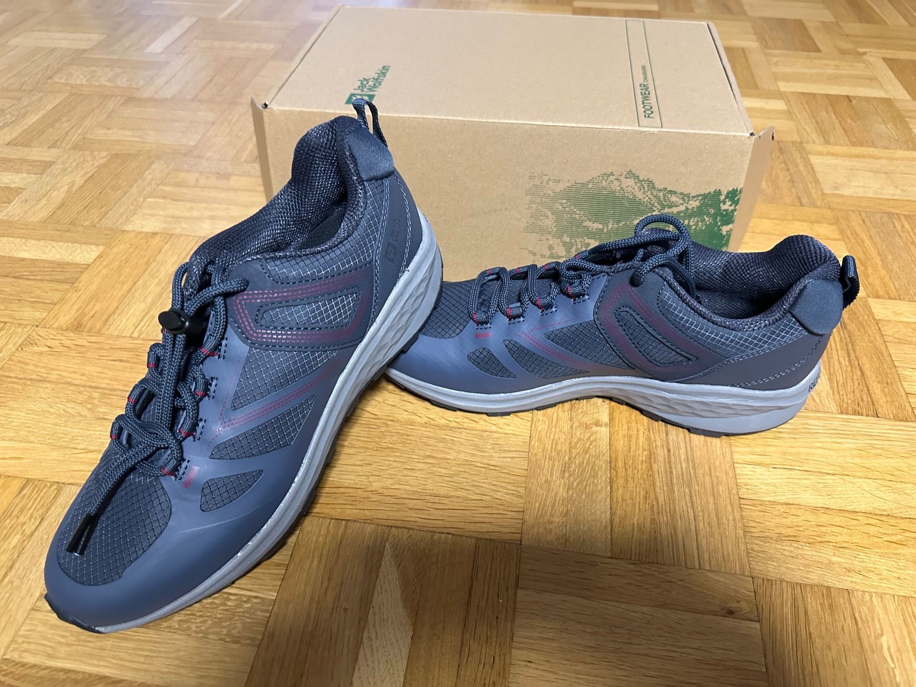 Jack Wolfskin Scarpe da donna: Jack Wolfskin South Striker 2 Low, Damen Wanderschue,41 – Nuovo e nell'imballaggio originale da Neuchatel venduto da feta_ze