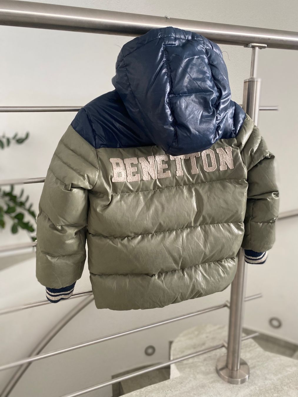 Benetton Giacche & Cappotti: Benetton Kinder Winterjacke Gr 120 – Usato da Birrwil venduto da Bendegriz 1