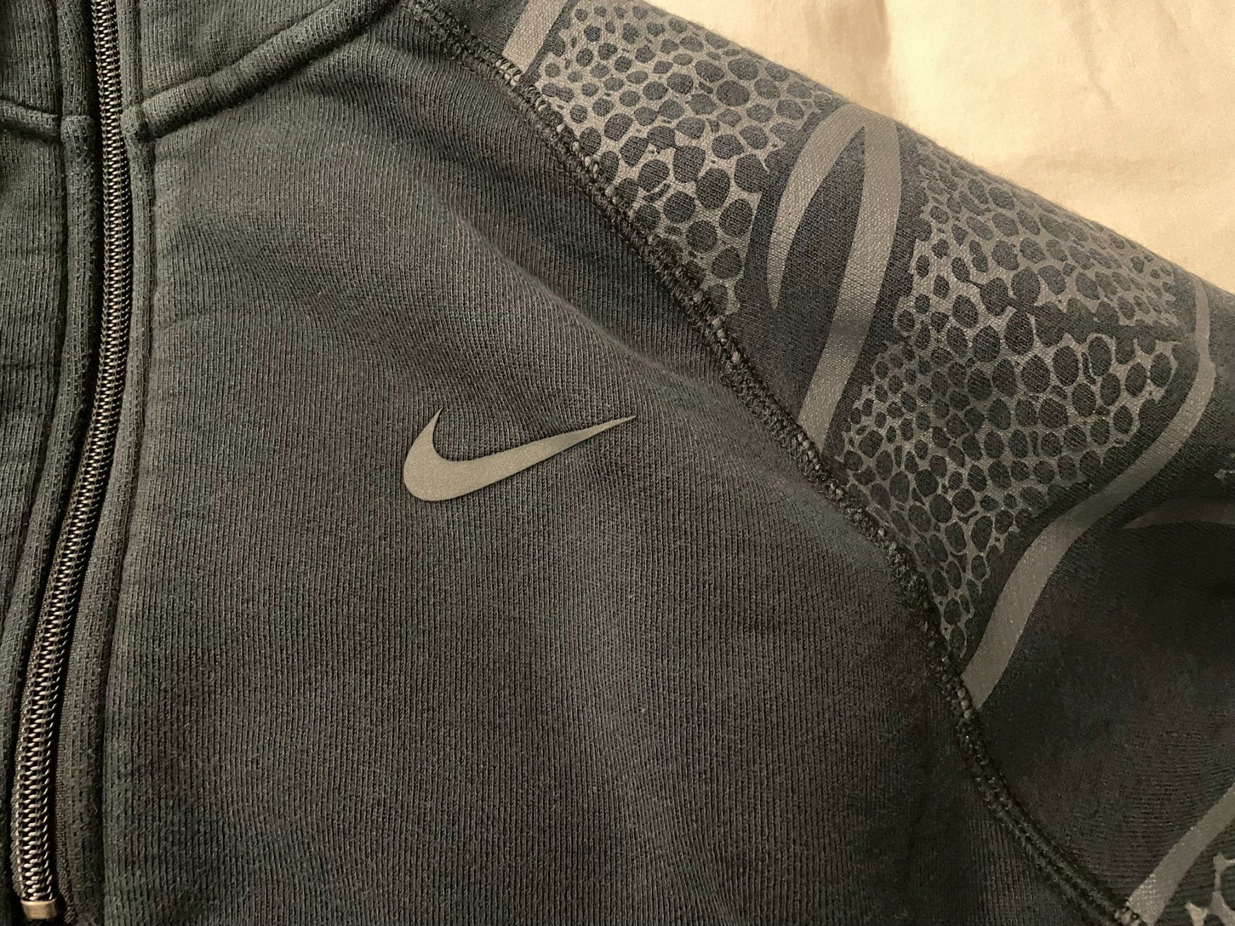 Nike Maglioni & Felpe: Nike Kobe Bryant Pullover schwarz Grösse L gebraucht – Usato da Gockhausen venduto da ventman 5