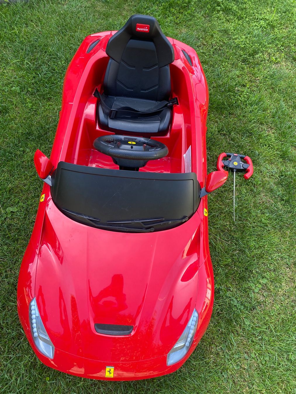 Veicoli per bambini: Ferrari Kinderauto 12V – Difettoso da Oberriet SG venduto da shanis 1