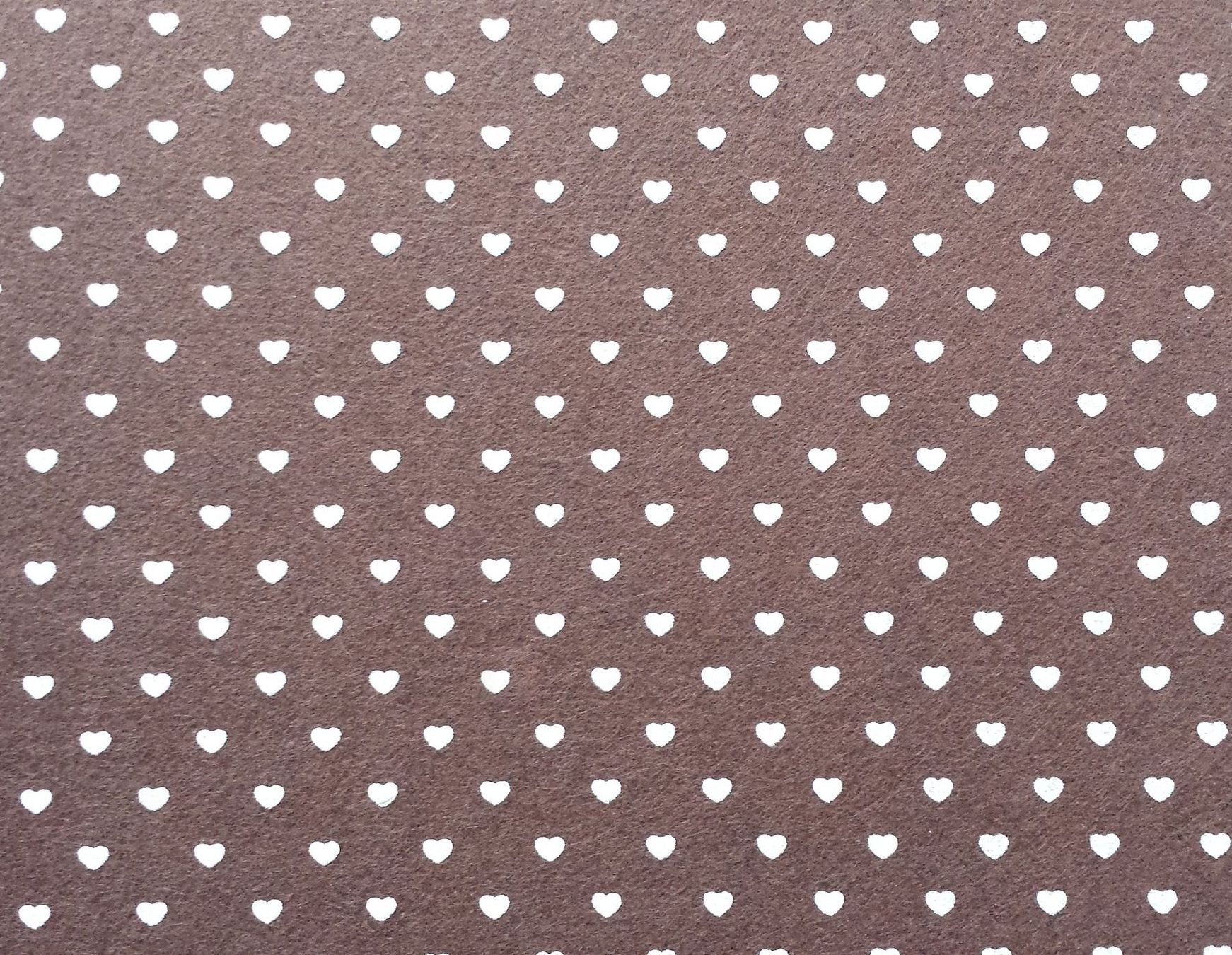 Tessuti: Bastelfilz mit Herzenmuster, 30x30 cm – Nuovo (secondo la descrizione) da Langenthal venduto da flowersNbirds