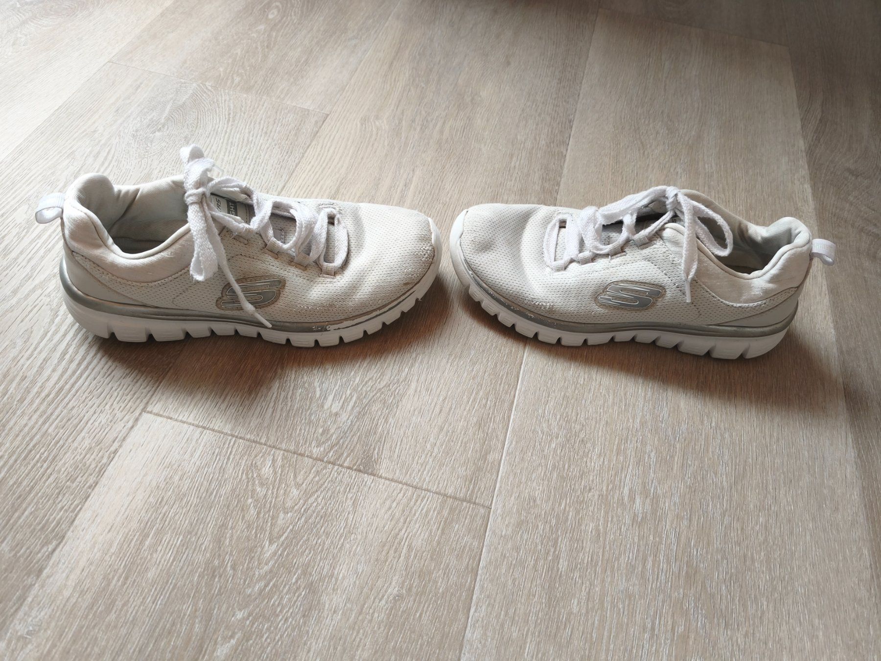 Skechers Scarpe per ragazze: Skechers Gr. 36 – Usato da Reconvilier venduto da LeKiMi