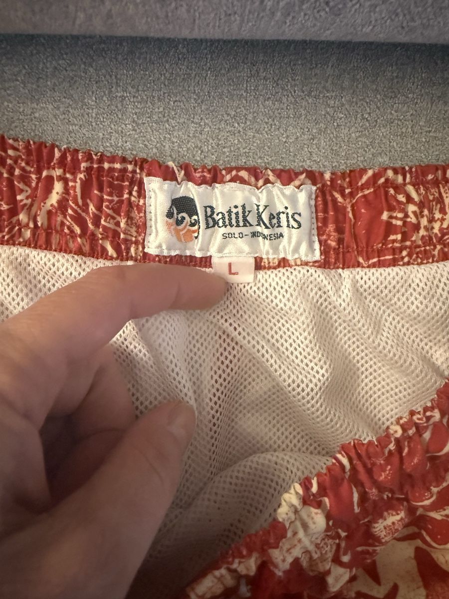 Badehosen: Batik Keris Red Patterned Swim Shorts - Size Large☀️😎 – Neu (gemäss Beschreibung) aus Montreux von jvo_vg8n 2