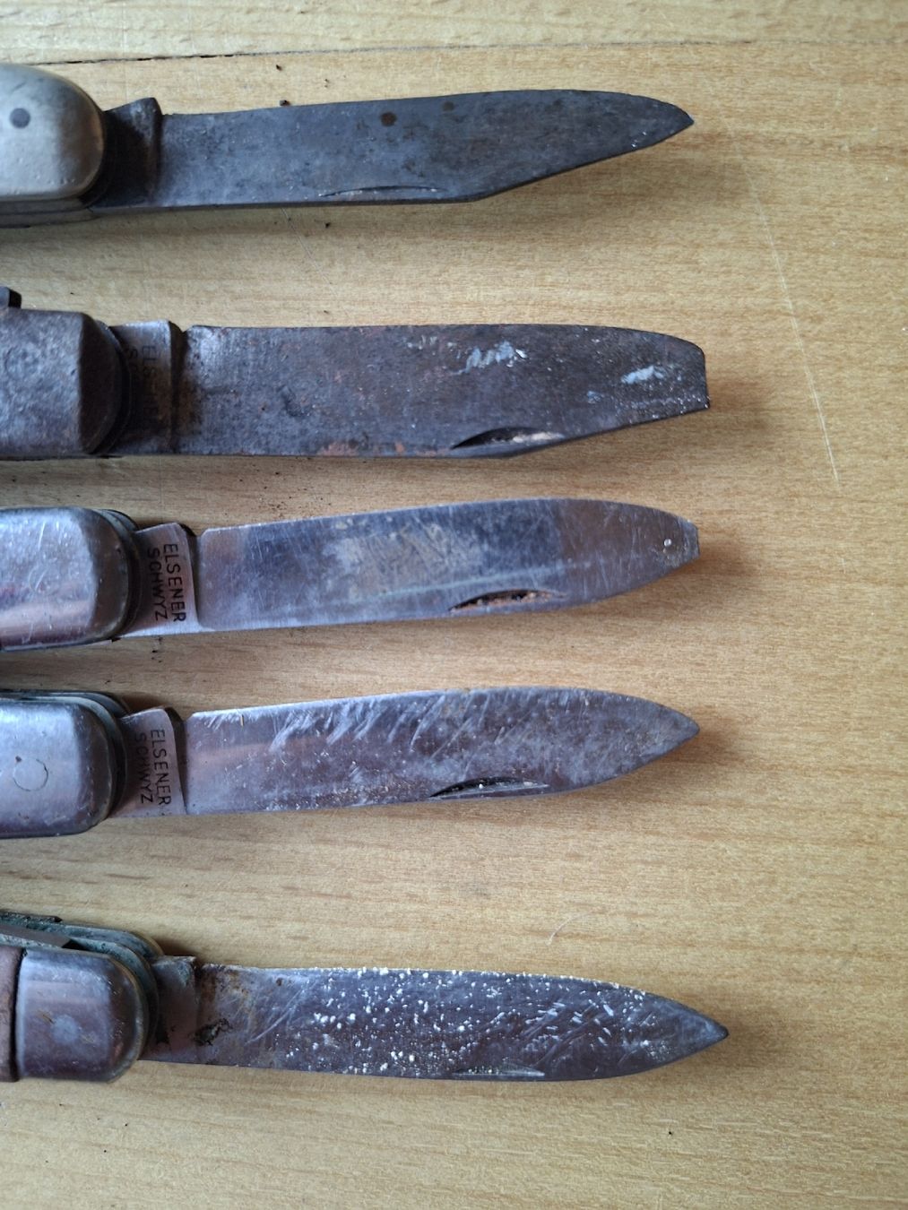 Coltellini militari: Alte Armee Militär Messer 1954  – Usato da Schwanden Sigrisw venduto da cadieux71 4