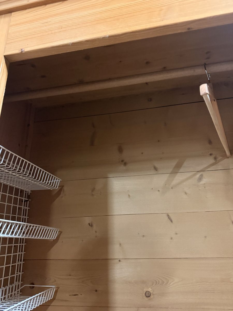 Armadi: Kleiderschrank / Bauernschrank – Usato da Wildegg venduto da KramerBeni 1