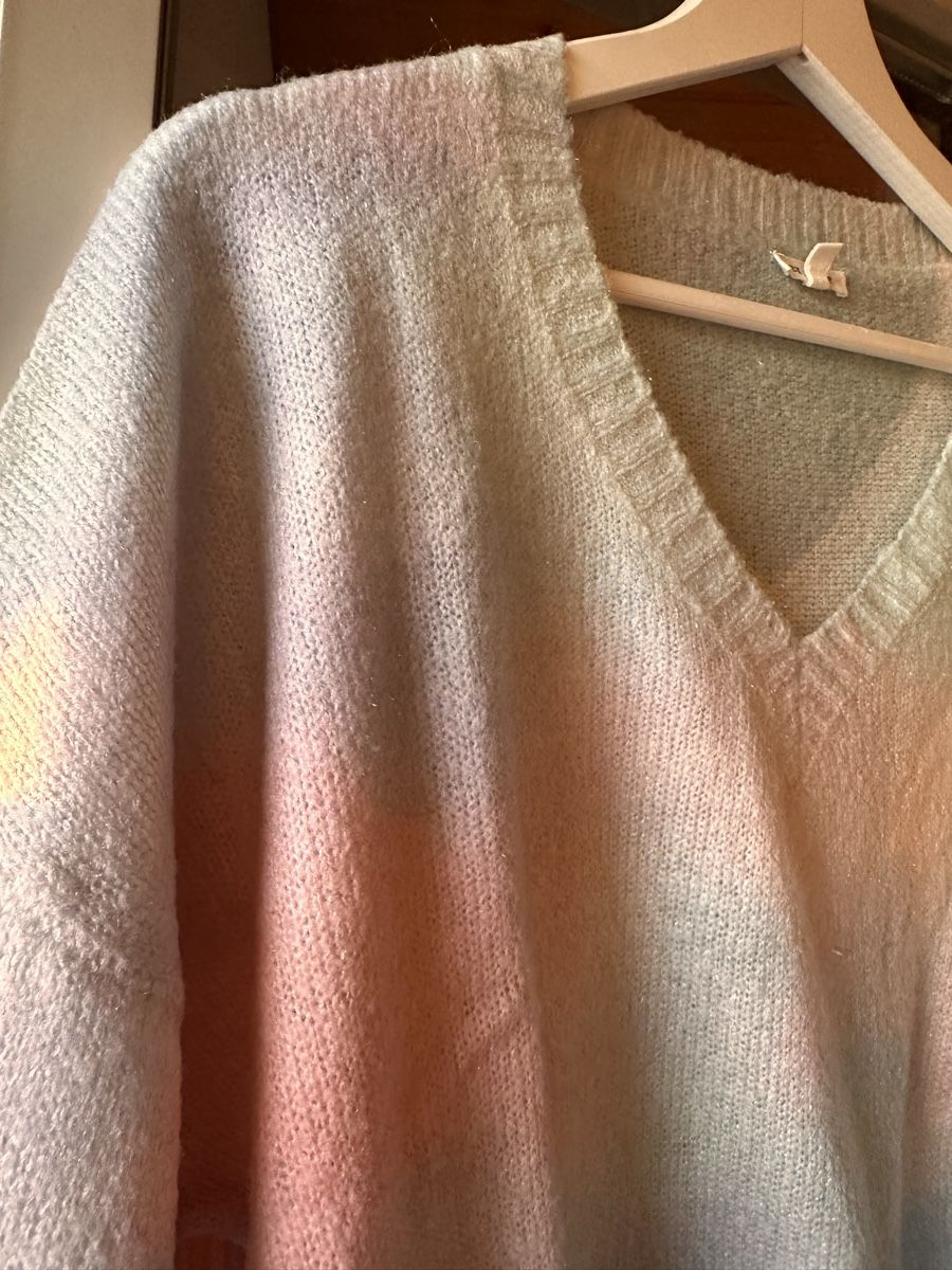 Maglioni & Felpe: Pastel Dye V-Neck Sweater – Nuovo (secondo la descrizione) da Zürich venduto da BettinaMarie2308 2