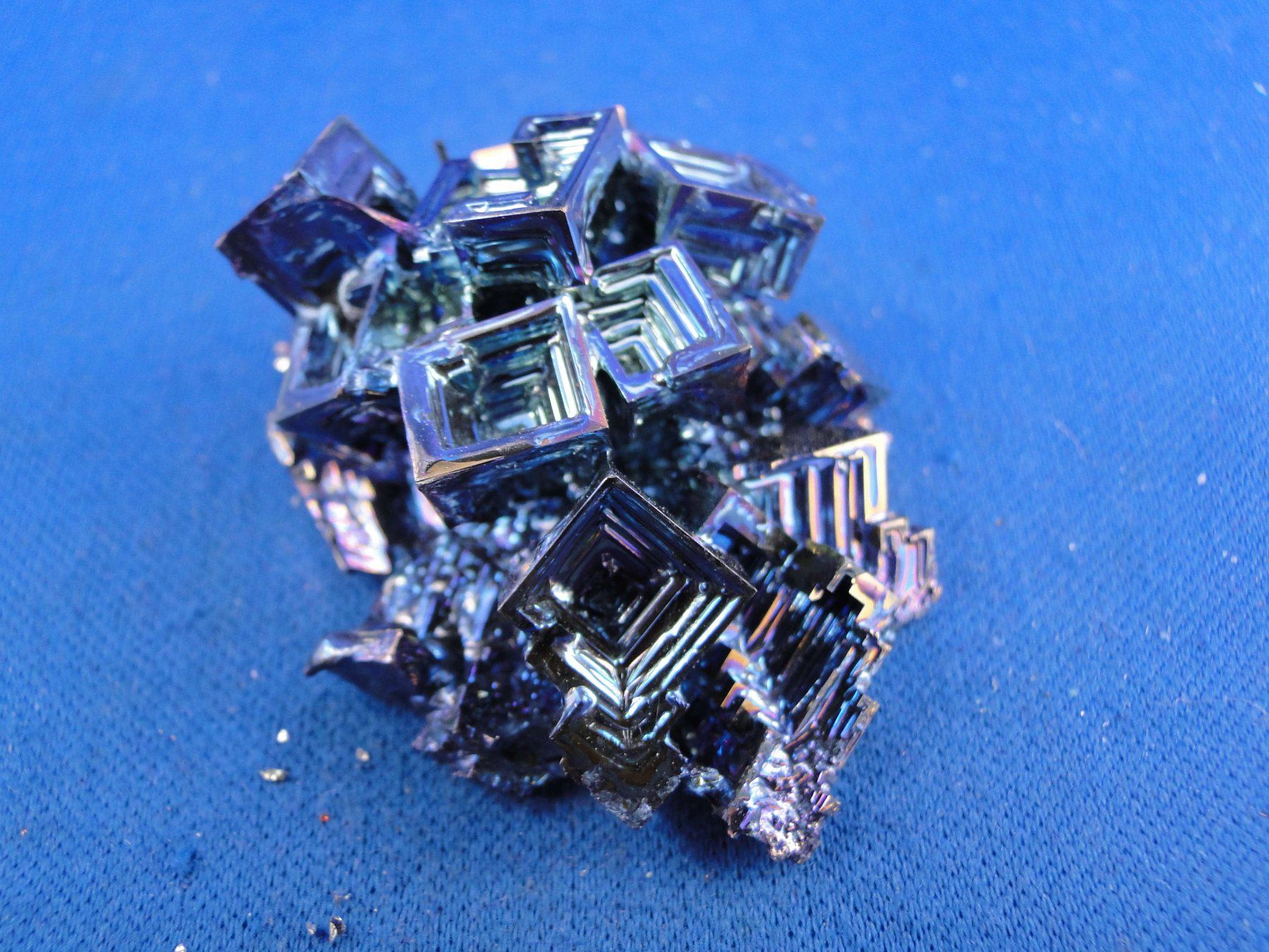 Minerali & Pietre curative: Bismuth – Usato da Schinznach Bad venduto da Demerald 7