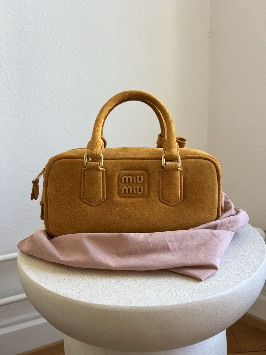 Miu Miu Borse da donna: Miumiu suede bag mustard  – Usato da Basel venduto da hea_slg8