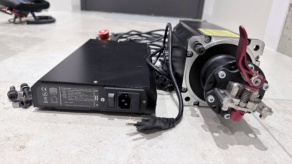 Biciclette: Simucube 2 Ultimate 32Nm + Cube Controls GT Pro USB – Usato da Stabio venduto da cmarsili 4