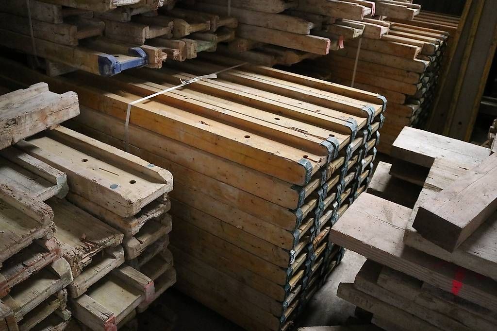 Tutti gli attrezzi: Diverse H-Träger Neu pro Laufmeter – Usato da Unteriberg venduto da Konstibau 2