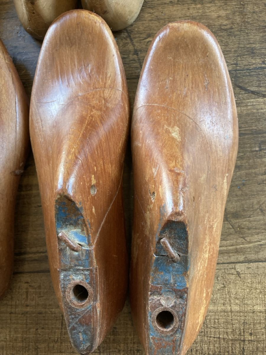 Articoli in legno: Holz Schuhleisten 8 Paare – Usato da Zürich venduto da Mueschelmau 1