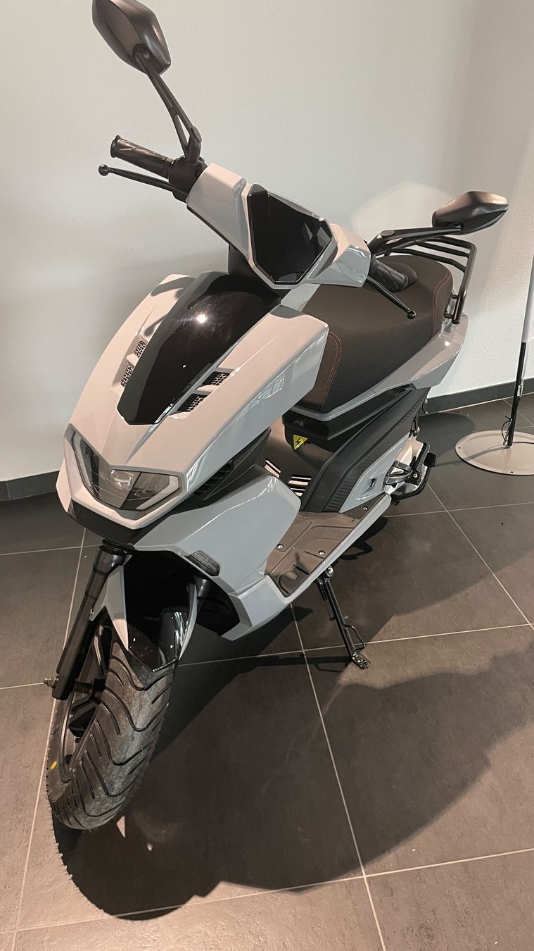 Voiturettes électriques: Elektro-Roller 85 Km/h – Neuf (Voir description) à Dietikon par segger01 1