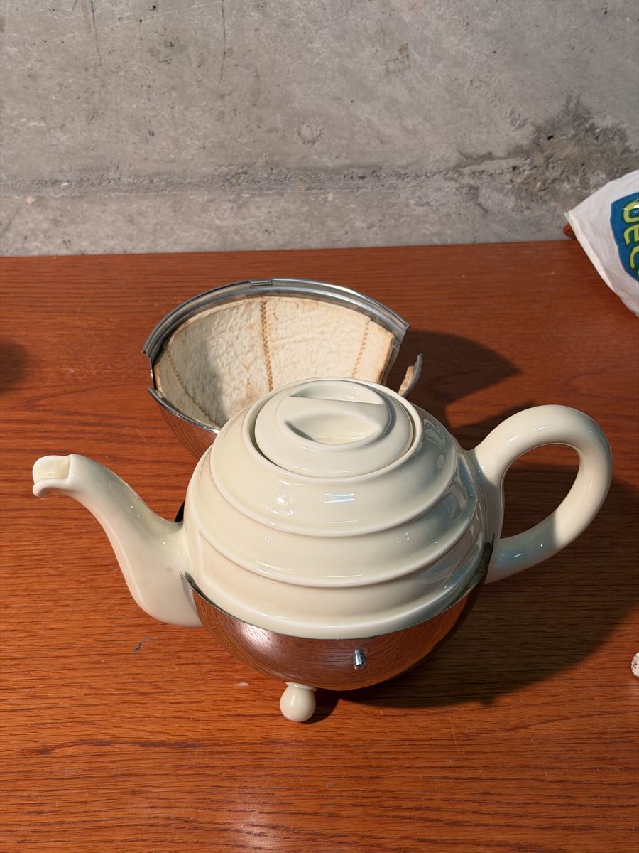 Théières: Vintage Round Teapot - 1920-30’s – D'occasion à Lausanne par artnouveau04 3