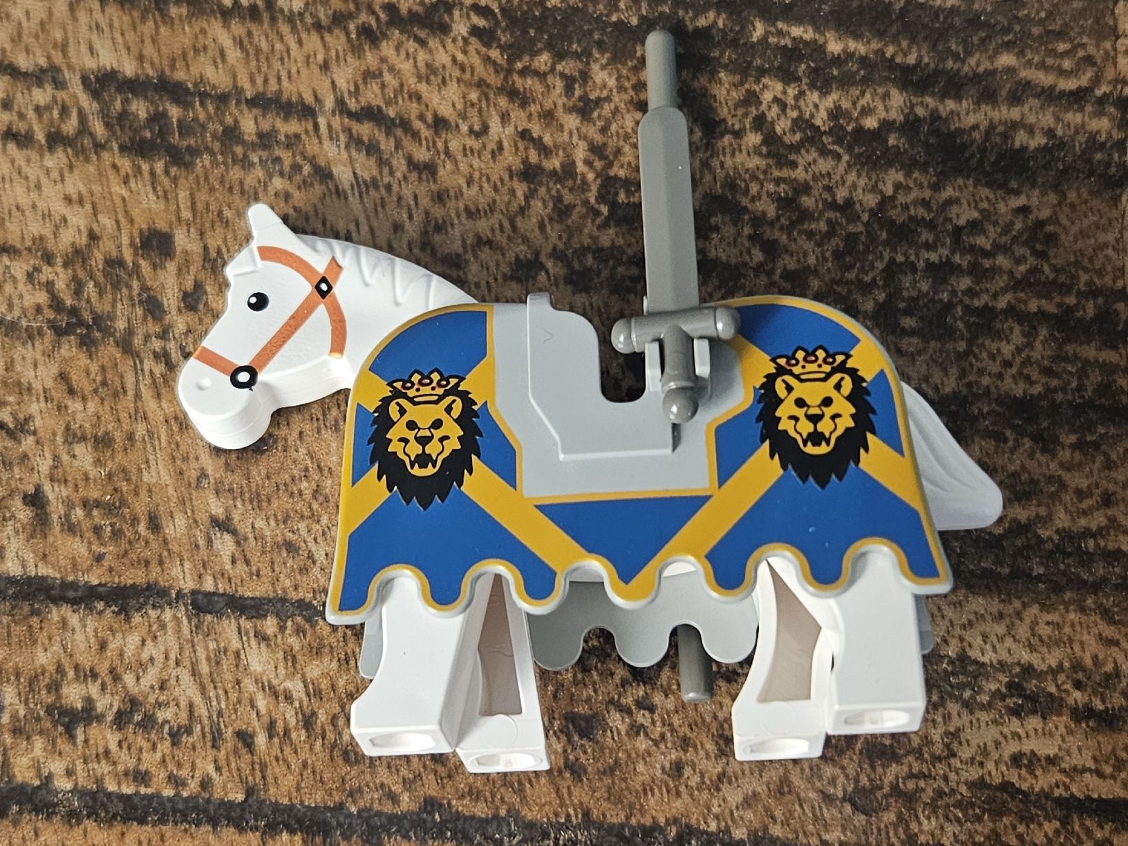 Lego Kit di costruzioni: lego 2490px4 avec accessoires et son cheval  – Usato da Confignon venduto da Ecrofigs 1