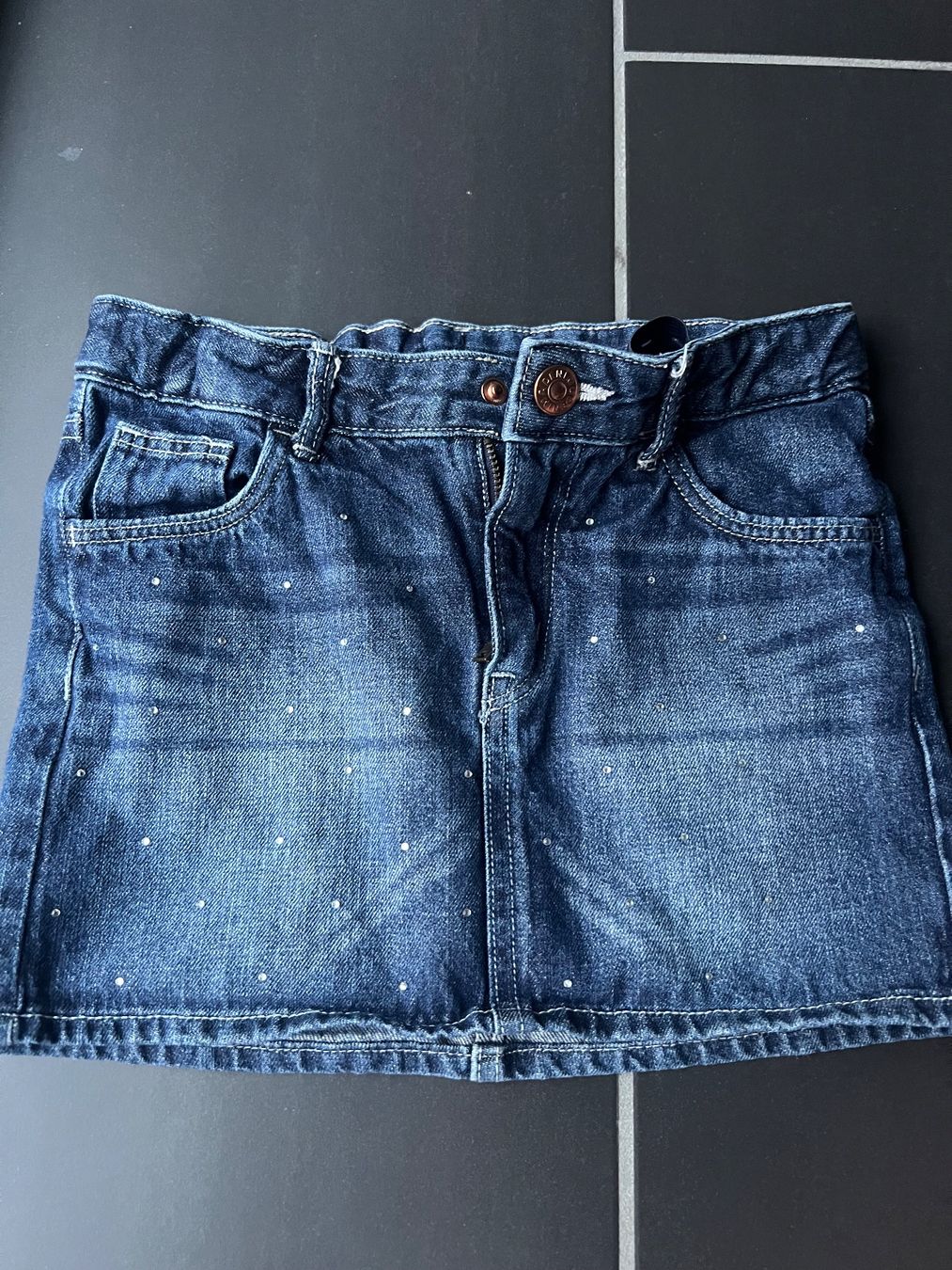 H&M Vestiti & Gonne: Jeansrock mit Strass Grösse 128, 7-8Y – Usato da Kaltbrunn venduto da mochita76