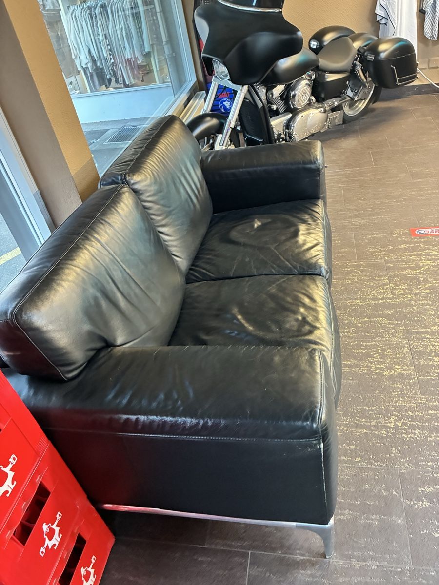 Divani: Echtleder Sofa, Schwarz – Usato da Dübendorf venduto da _KINGSMAN_ 1