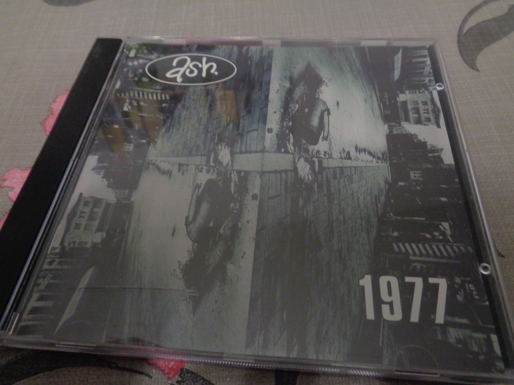 CD: Ash - 1977 CD – Usato da Olten venduto da Disc-Ausverkauf