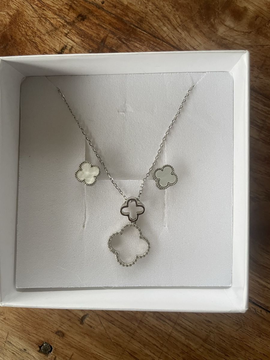 Altri gioielli: Silbernes Schmuckset Kette + Ohrringe mit Stein – Nuovo (secondo la descrizione) da Kilchberg ZH venduto da wolken03 1