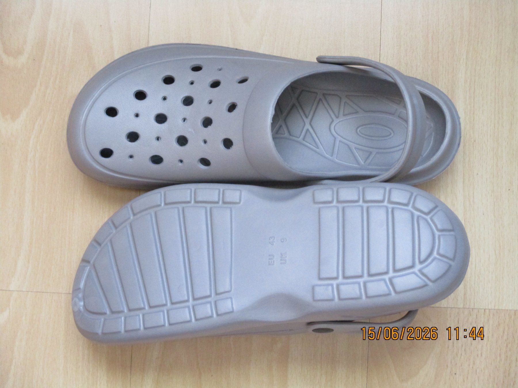 Scarpe da uomo: UNISEX GLOCS GR. 43 – Nuovo e nell'imballaggio originale da Safenwil venduto da universum78