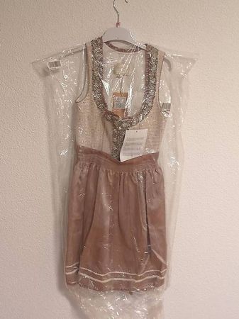 Elegantes Dirndl, neu
