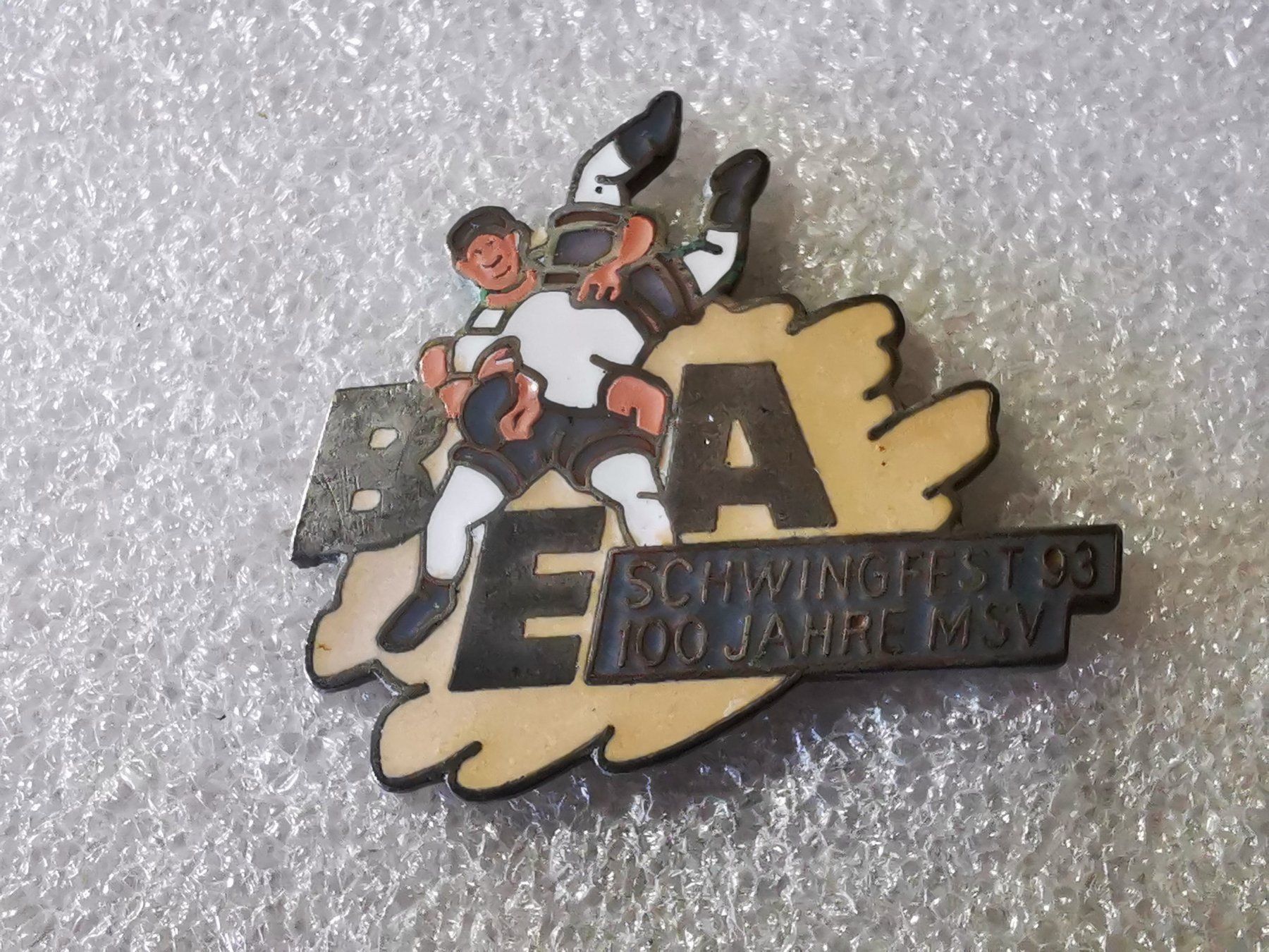 Plaketten & Abzeichen: Ansteckpin 152: Bea – Gebraucht aus Oppligen von Pin-Fall-Shop