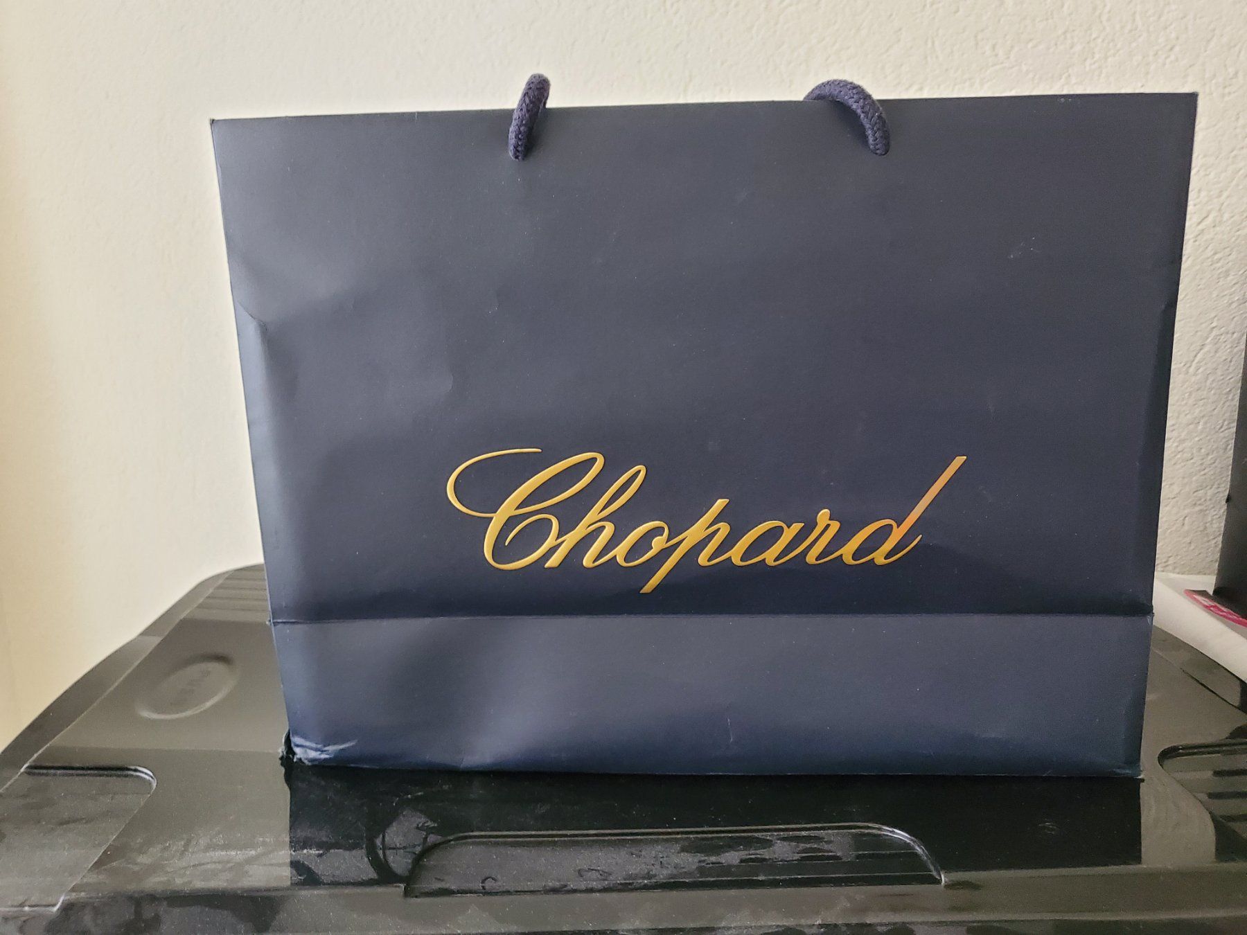Chopard Borse: Chopard Stabile Papier Einkauf Tragtasche Format Quer – Nuovo (secondo la descrizione) da Unterägeri venduto da ani_pn8n 1
