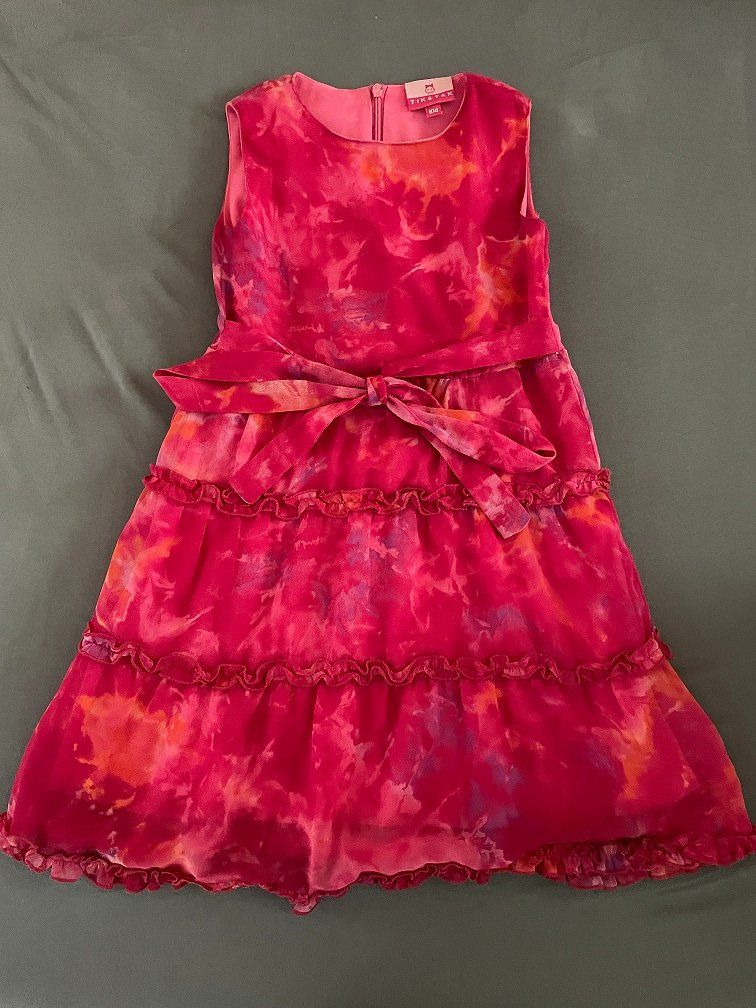 Vestiti & Gonne: Schmuckes Kleid / Rock, Gr. 104 – Usato da Horgen venduto da Feli39