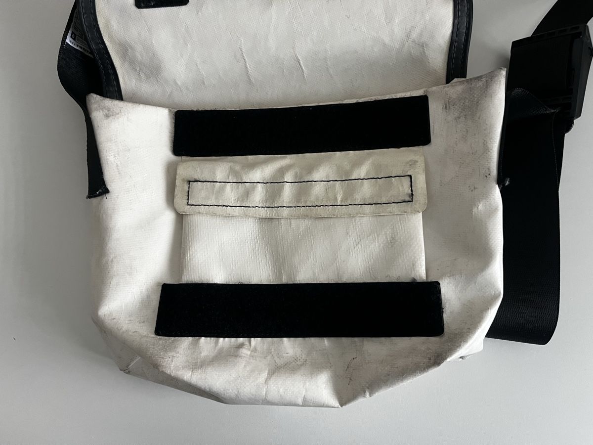 Freitag Borse da donna: Freitag Umhängetasche – Usato da Bürglen UR venduto da sewinglover 1
