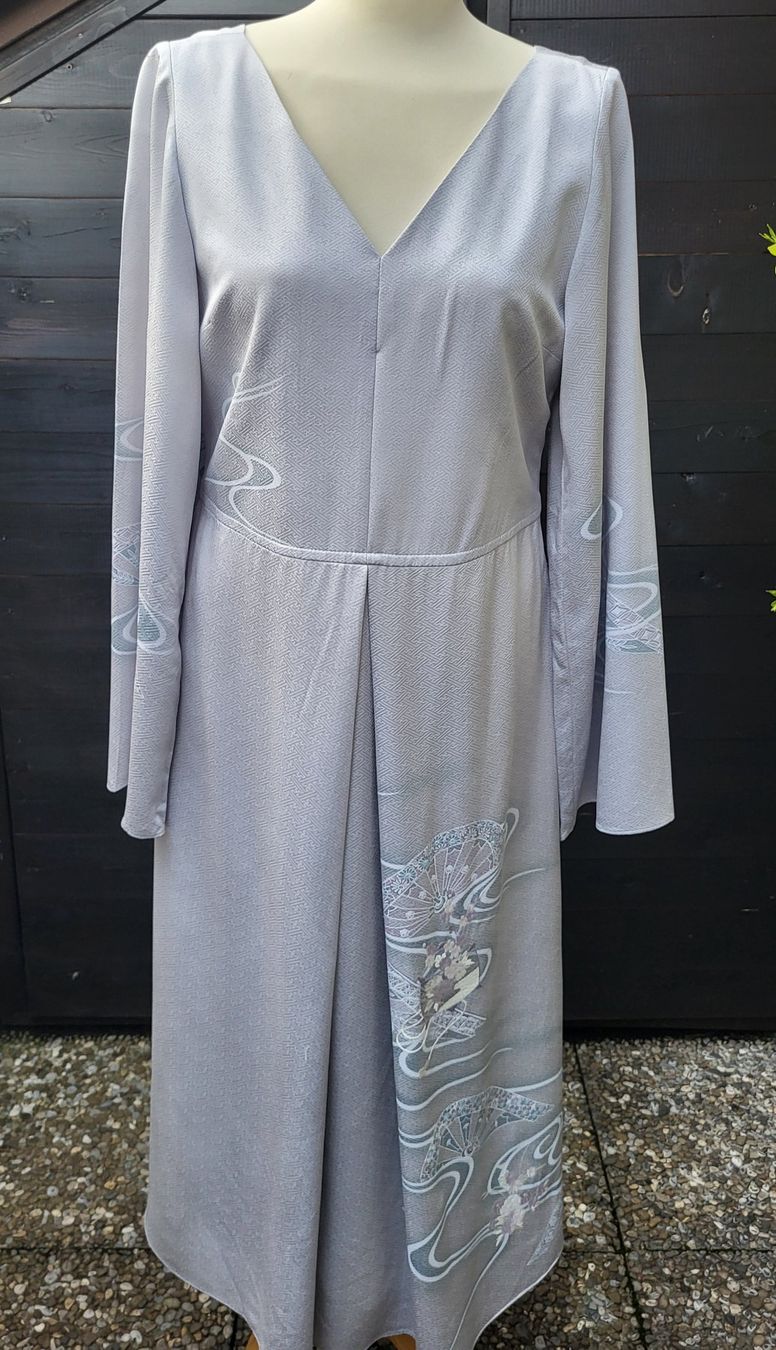 Vestiti: Robe en soie argent – Nuovo (secondo la descrizione) da Fribourg venduto da VictoriaShop7 1