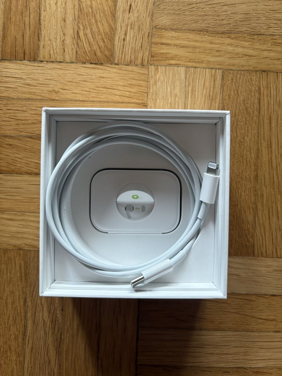 Apple Cuffie: AirPods Pro 2 – Usato da Neerach venduto da giuzzo 1