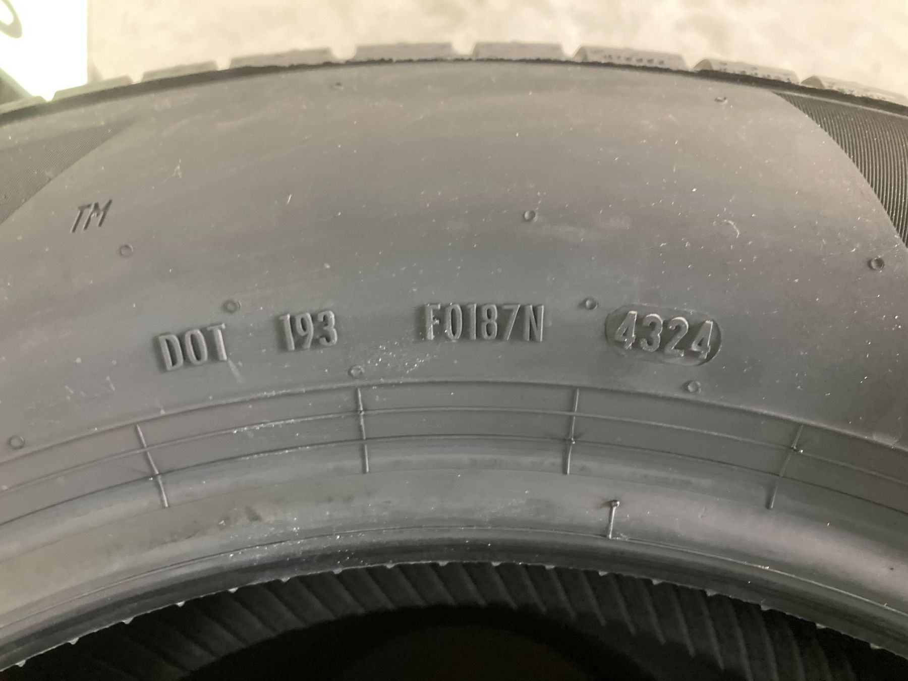 Pirelli Pneus & Kompletträder: 205/60R16 Sommerpneu Pirelli – Neu und originalverpackt aus Cham von WB2223 5