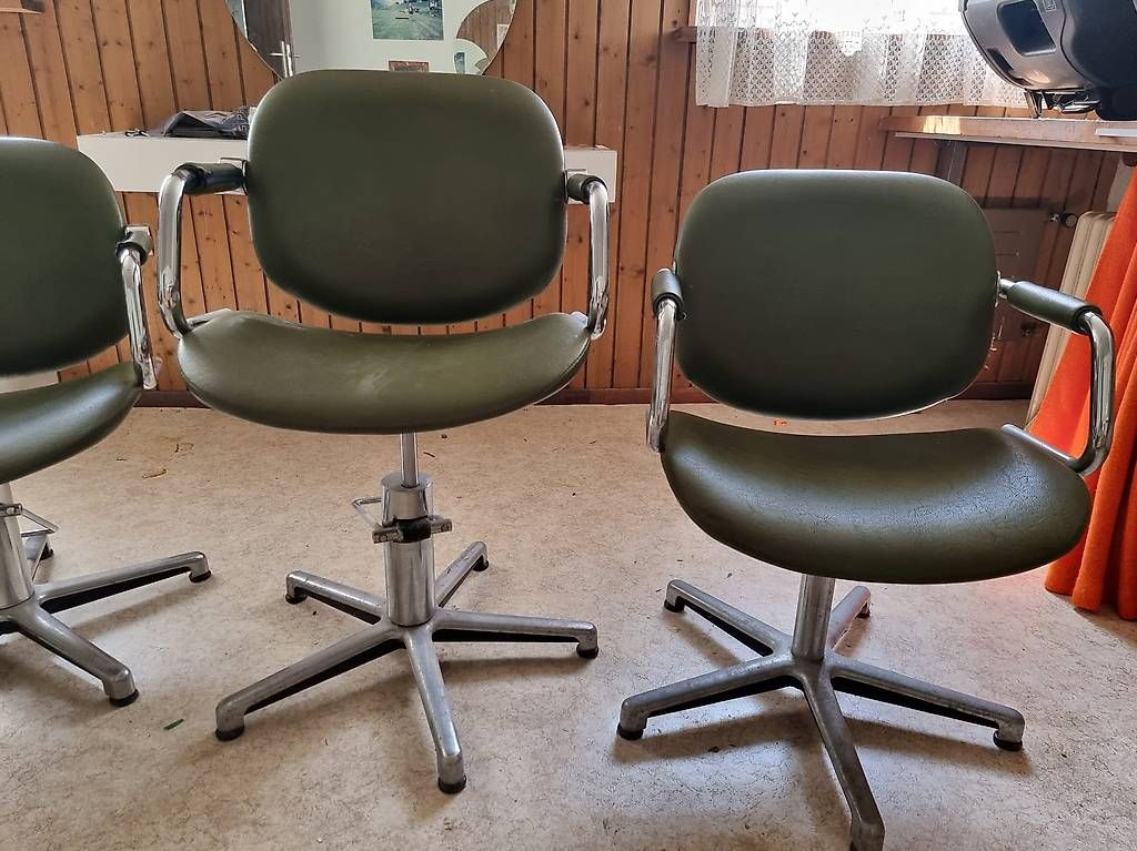 Stühle: 5 alte Coiffeur Stühle – Gebraucht aus Reinach AG von Suzuki34 3