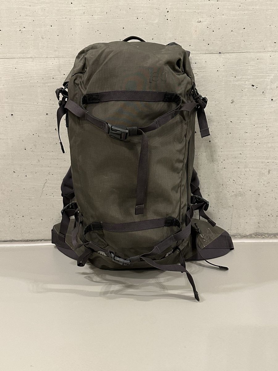 Burton Zaini: Burton [ak] backpack - Excellent condition! – Nuovo (secondo la descrizione) da Thalwil venduto da Ven.Mic