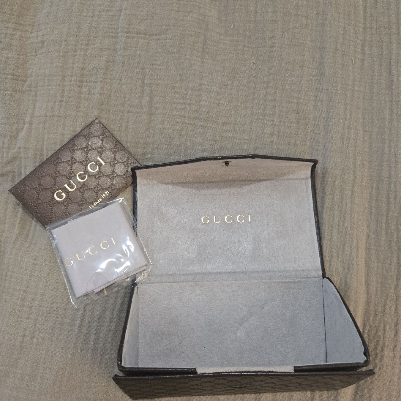 Gucci Altro in  Abbigliamento & Accessori: Gucci Brillenetui faltbar – Nuovo (secondo la descrizione) da Weinfelden venduto da lexamo94 1