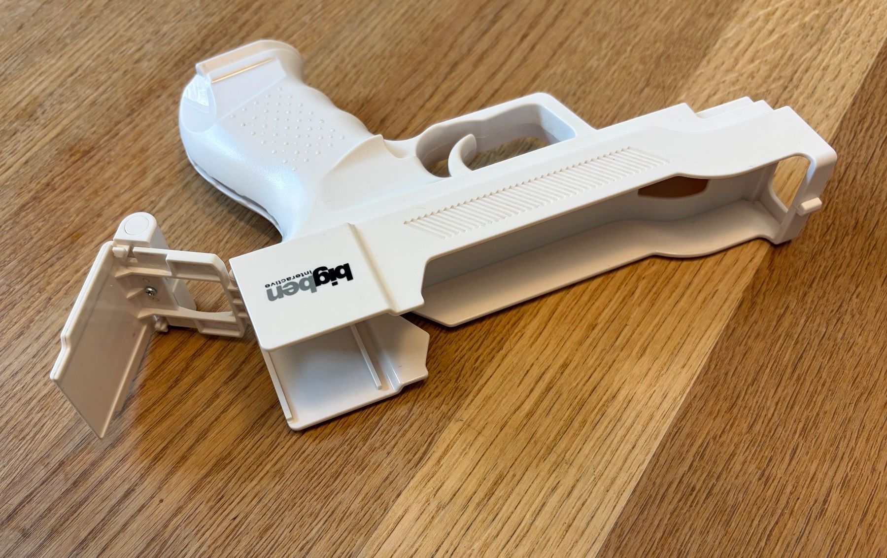 Unità & Adattatore: Nintendo Wii Lightgun BigBen Gun – Usato da St. Gallen venduto da Retro-Kid 2