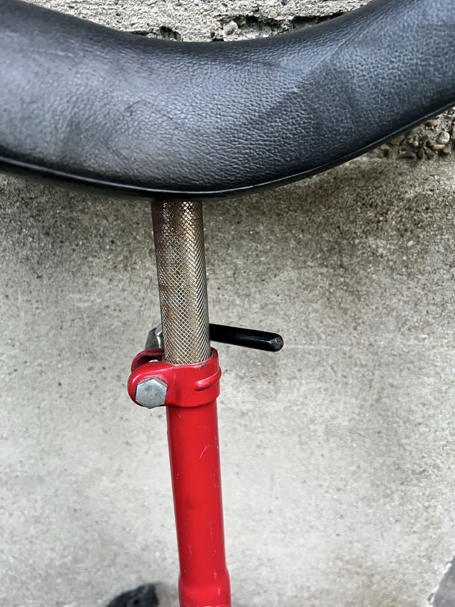 Biciclette: Rotes Einrad, pinke Felge – Usato da Basel venduto da Kasodra 2