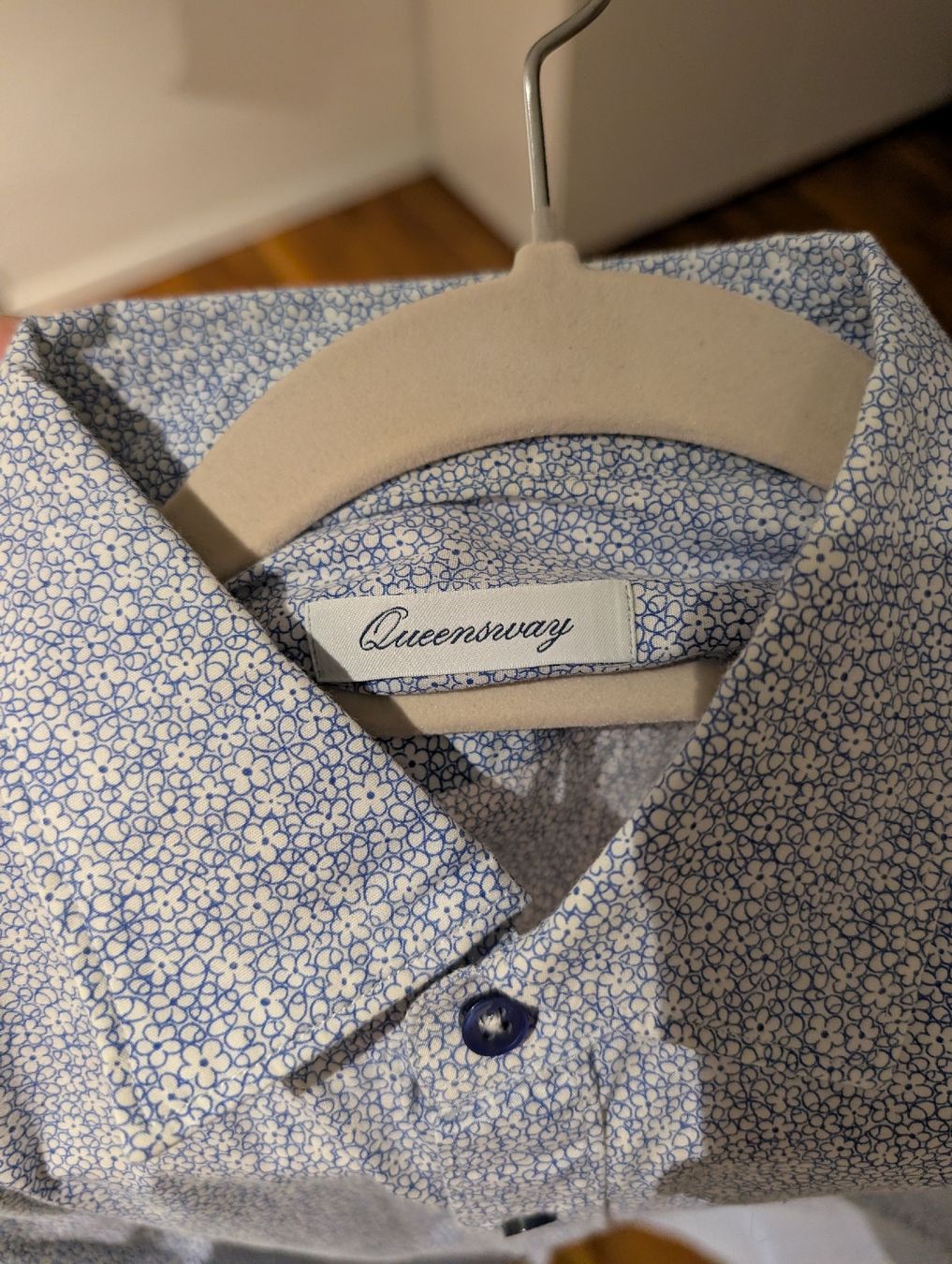 Hemden: Queensway Shirt Flowers – Gebraucht aus Zug von Ma_Fe_12 2
