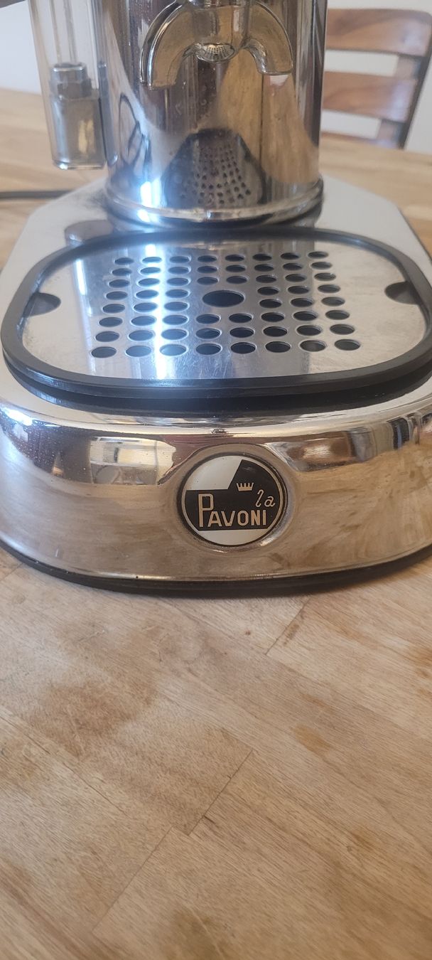 La Pavoni Macchine per caffè & Macchine per espresso: Pavoni Europiccola machine a cafe chromee – Usato da Genève venduto da uneautresaison 1