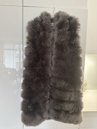 Kuschelige Kunstfell-Weste von Red Queen, Gr. S/M 🧥