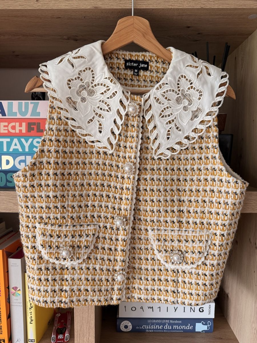 Top: Gilet en tweed S – Nuovo (secondo la descrizione) da La Croix (Lutry) venduto da secondhandZara