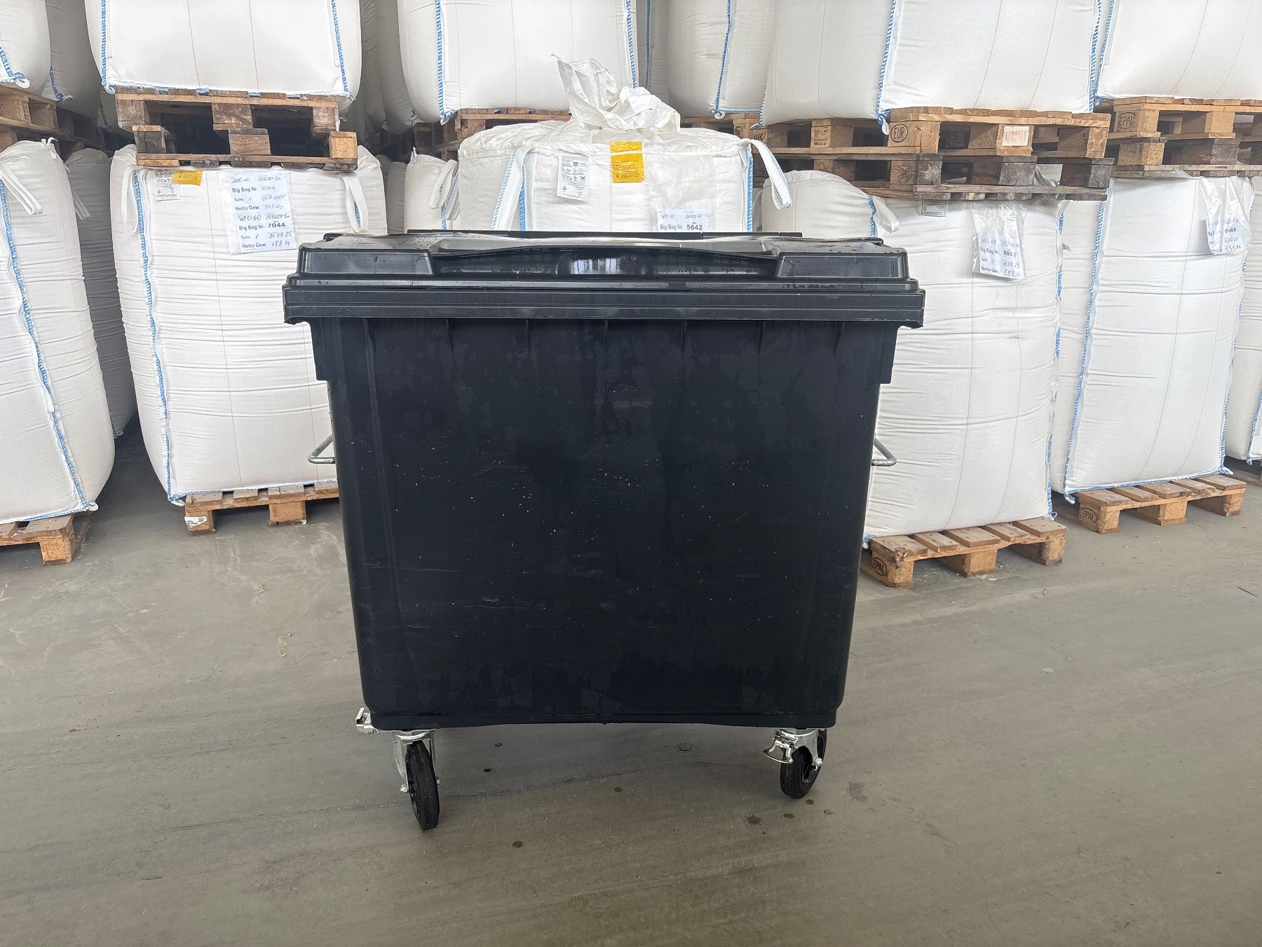 Altro per Ufficio & Commercio: Container Abfallcontainer Kunststoff 6221 Rickenbach – Nuovo (secondo la descrizione) da Emmenbrücke venduto da Plan-C-Liquidationen