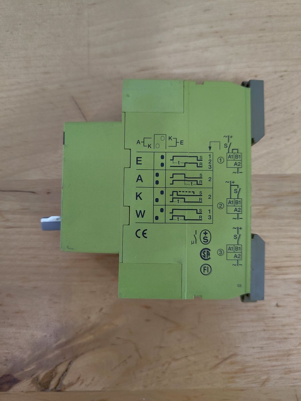 Componenti elettronici: Comet AM2 Zeitrelais 24-60V 0.5s-60min – Usato da Emmenbrücke venduto da BlSi 2
