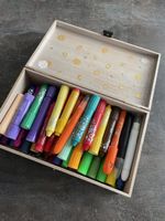 1 Schachtel vol wachsfarben-Stifte,tiptop