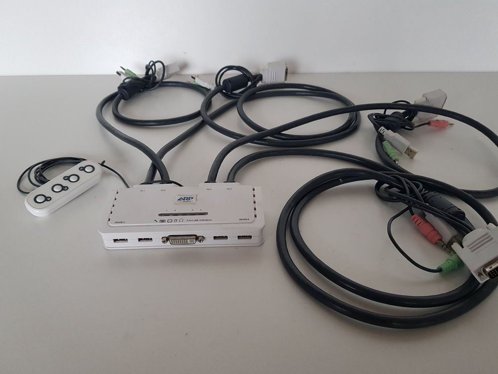 4-Port USB KVM Switch ARP mit DVI Kabel und Fernbedienung (Gebraucht ...