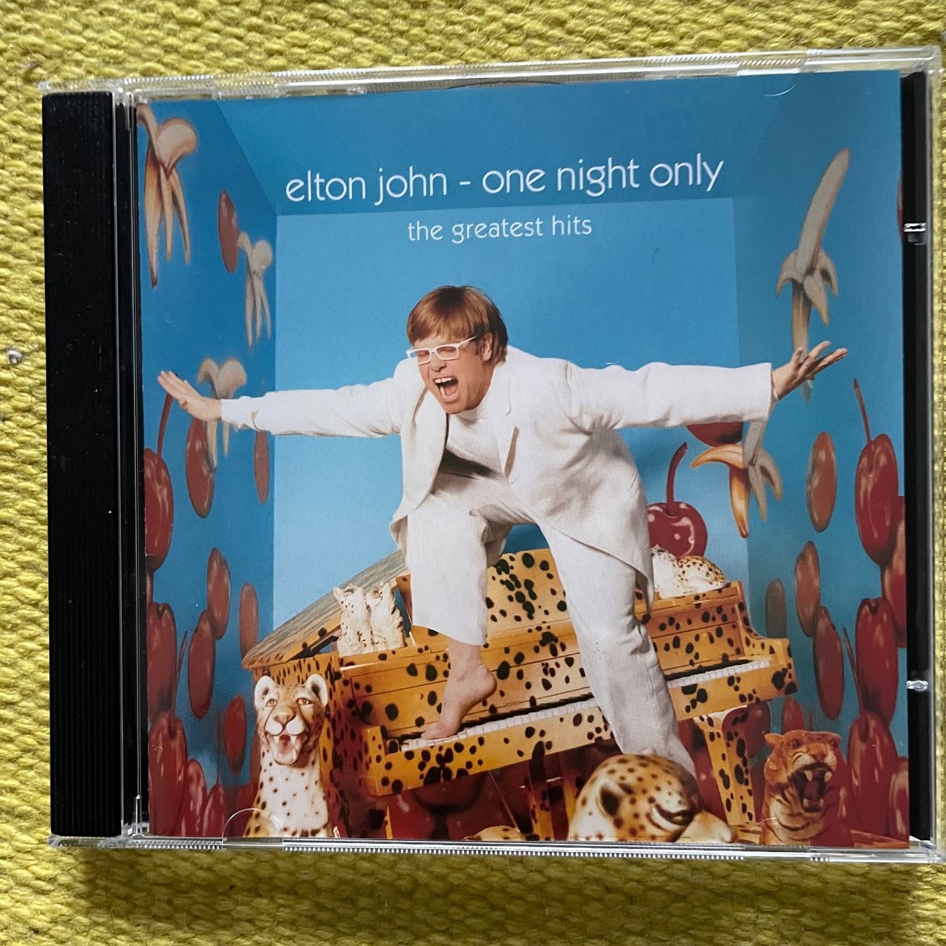 CDs: ELTON JOHN-THE GREATEST HITS ONE NIGHT ONLY – Gebraucht aus Rorschacherberg von CD-Roli