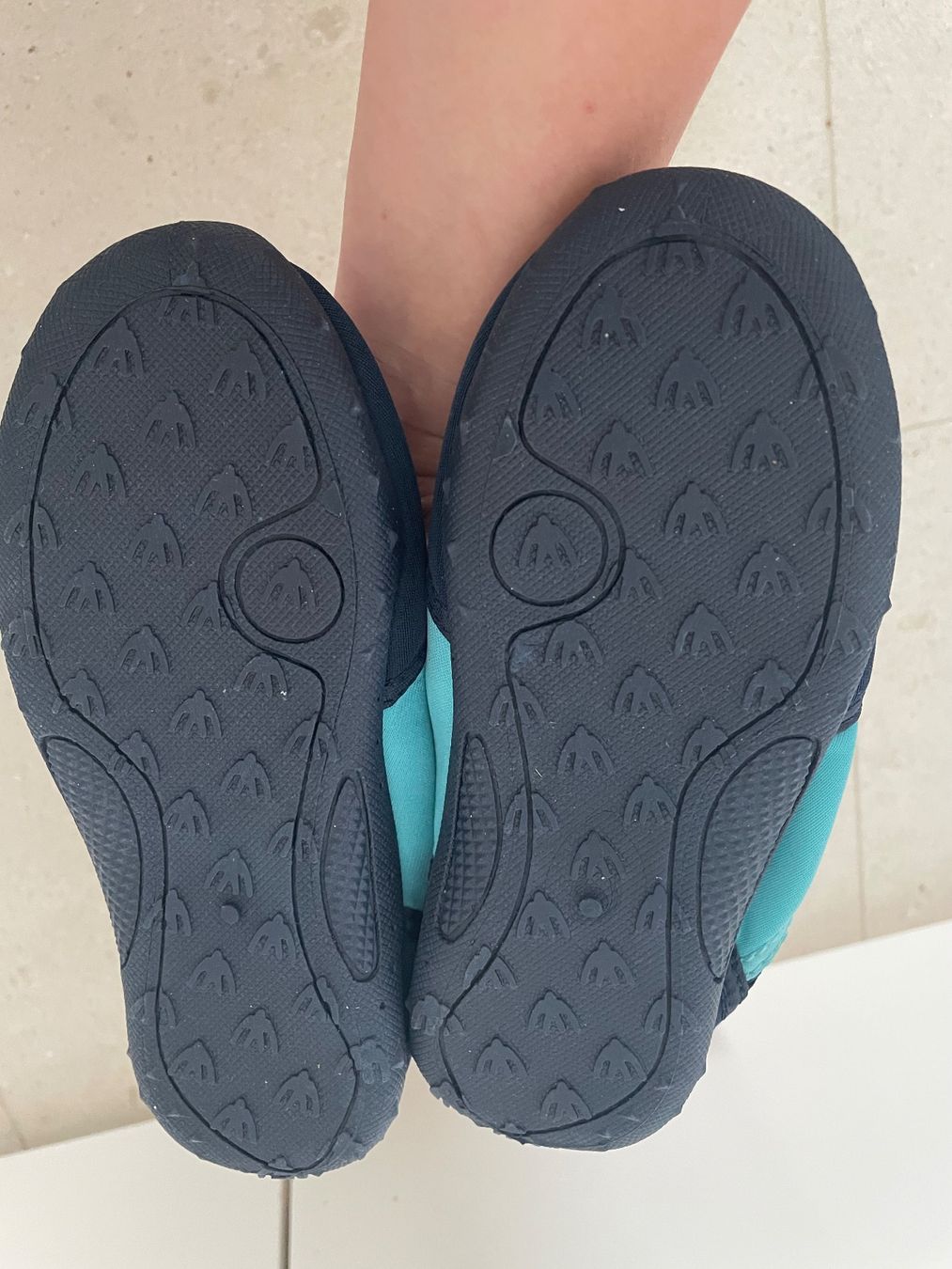 Chaussures garçon: Schwimmschuhe gr.28 – D'occasion à Zürich par Elodie_s 1
